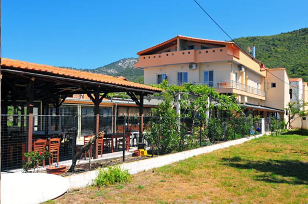 Sikoudis Gorgona Beach Appartement *